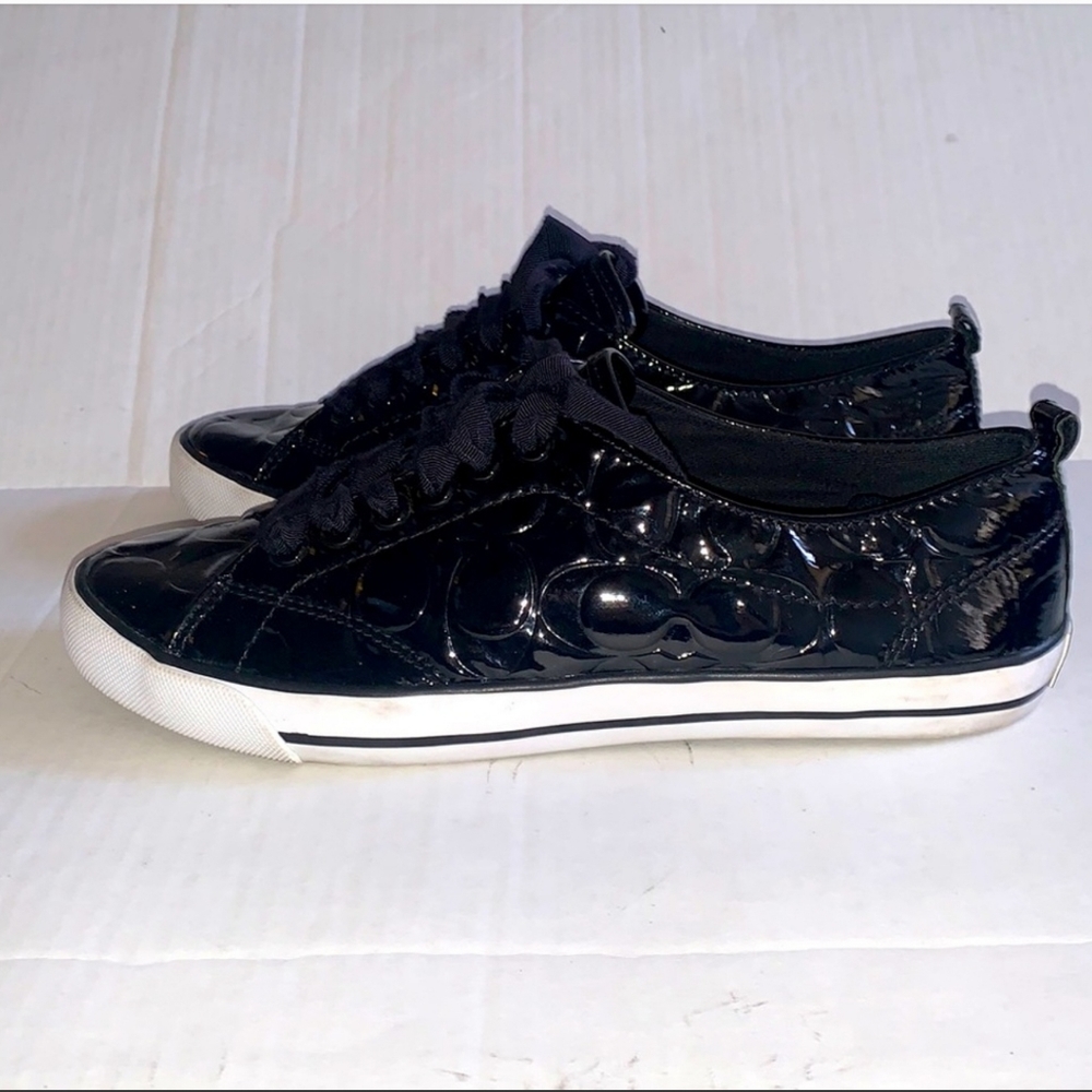 oach Suzzy black leather lace up sneaker monogram